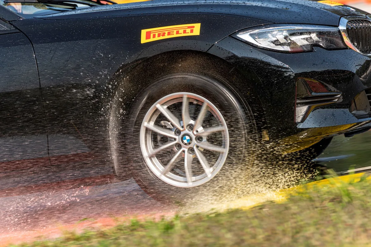 Pirelli P Zero, New All-Season Tire for The Original Equipment of Premium and Prestige Cars