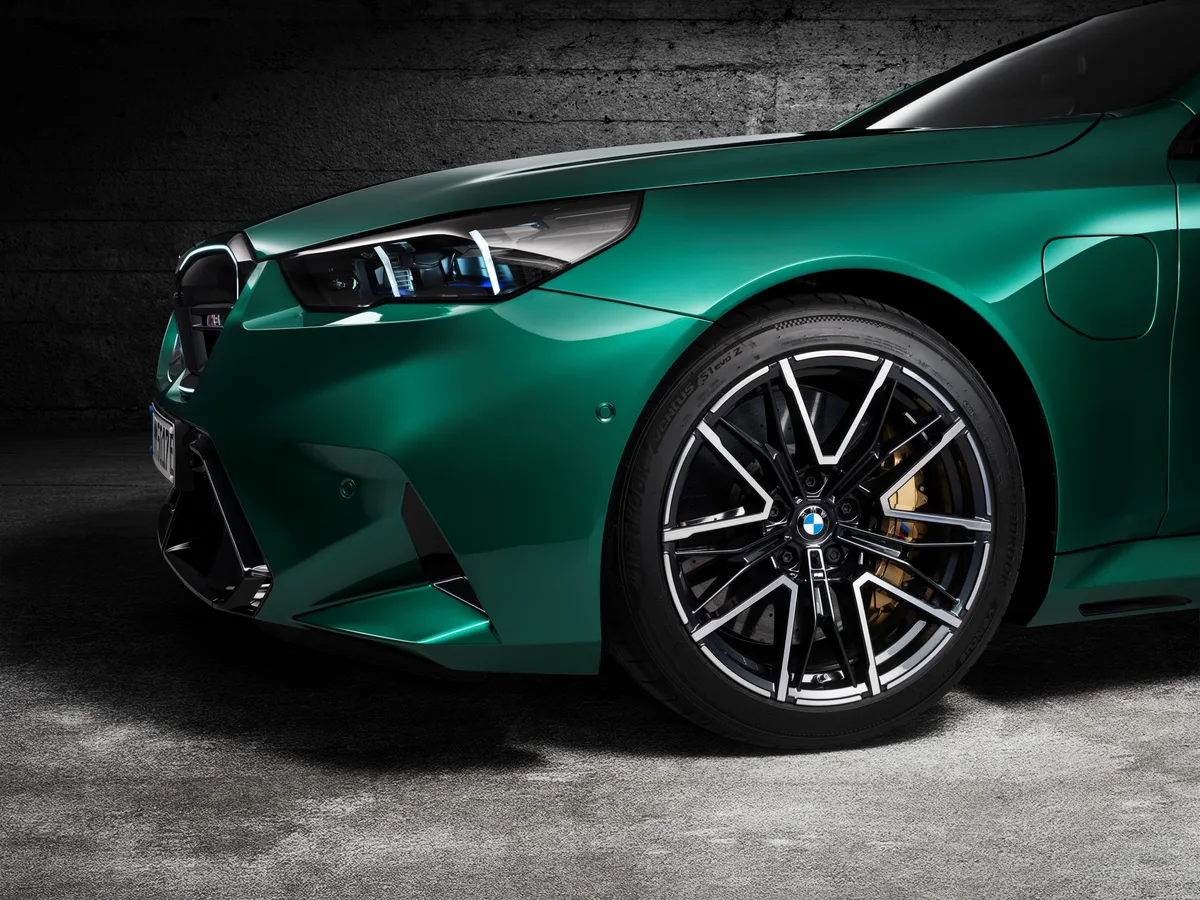 Hankook Tire Equips BMW M5 with The Ventus S1 Evo Z