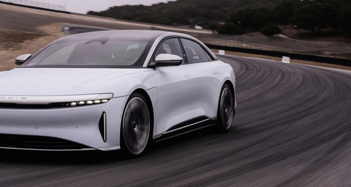 Pirelli launches first tire with High Load marking for EV and Hybrid cars