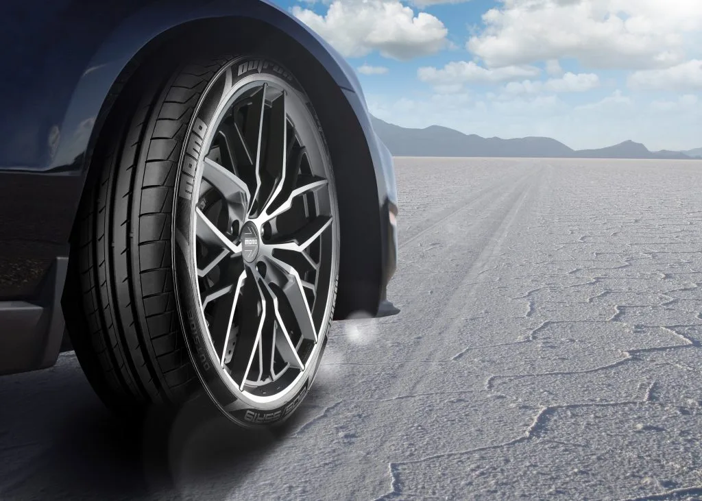MOMO Tire Vehicle