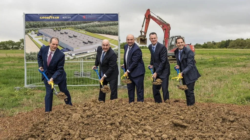 Groundbreaking Goodyear Mercury Production (Luxembourg). Right to left: Dan Biancalana, Richard J. Kramer, Etienne Schneider, Chris Delaney, Carlos Cipollitti (PRNewsfoto/Goodyear)