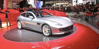 Pirelli unveils big OE deals at Paris Motor Show